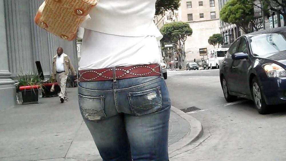 25P A few butts and crazy ass in jeans looking good