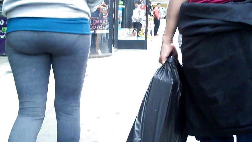 25P A few butts and crazy ass in jeans looking good