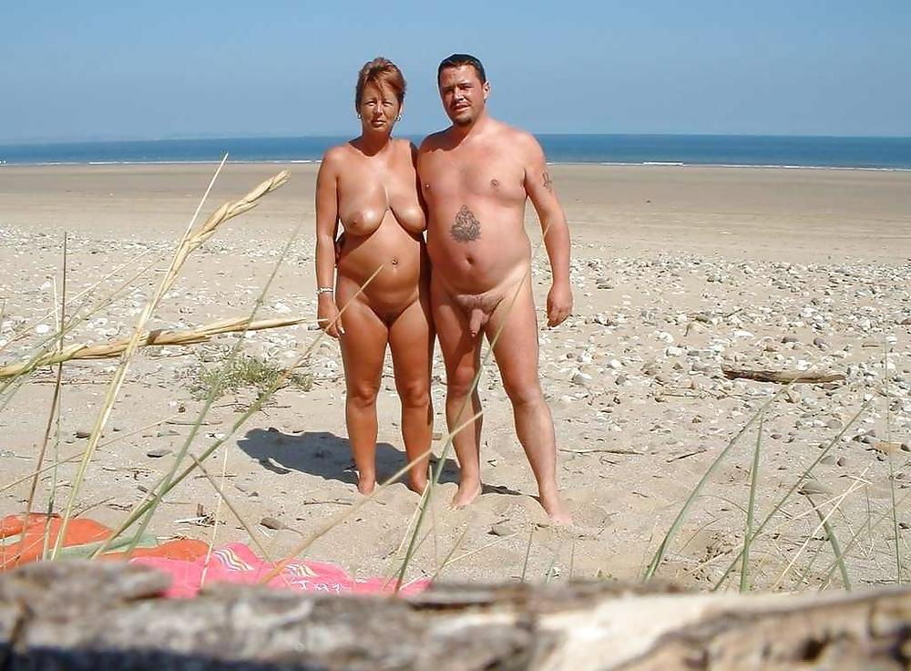 20P Naked couple 16.
