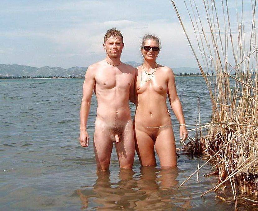 20P Naked couple 16.