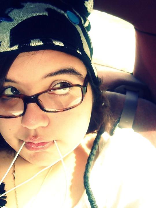 15P New pics, of me show me some love lol