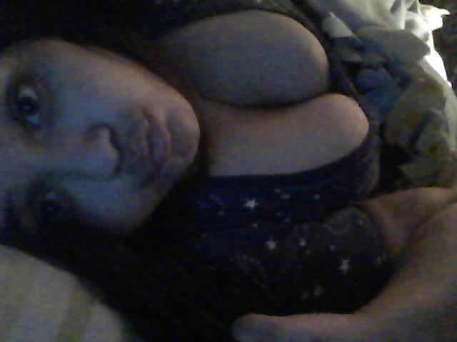 15P New pics, of me show me some love lol
