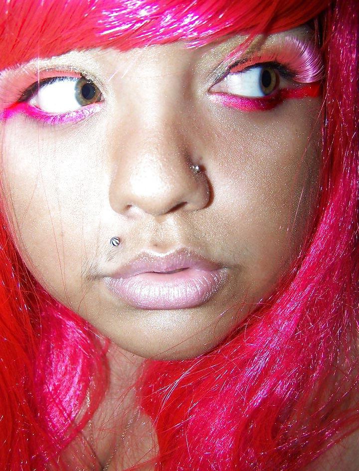 15P New pics, of me show me some love lol