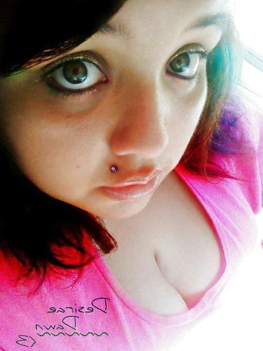 15P New pics, of me show me some love lol