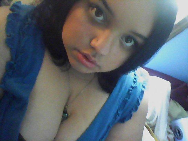 15P New pics, of me show me some love lol