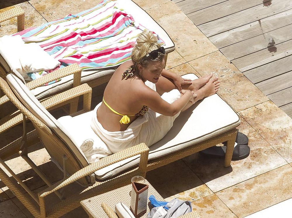 14P Jamie Lynn Spears in a Bikini at a Hotel Pool in Houston