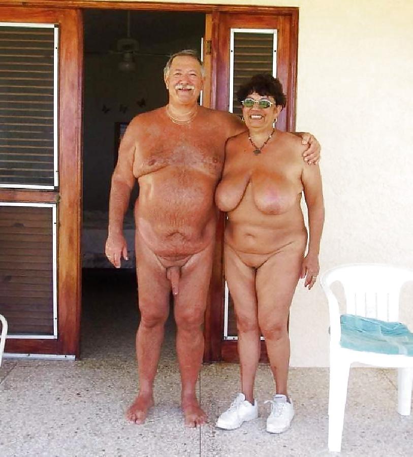 20P Naked couple 25.