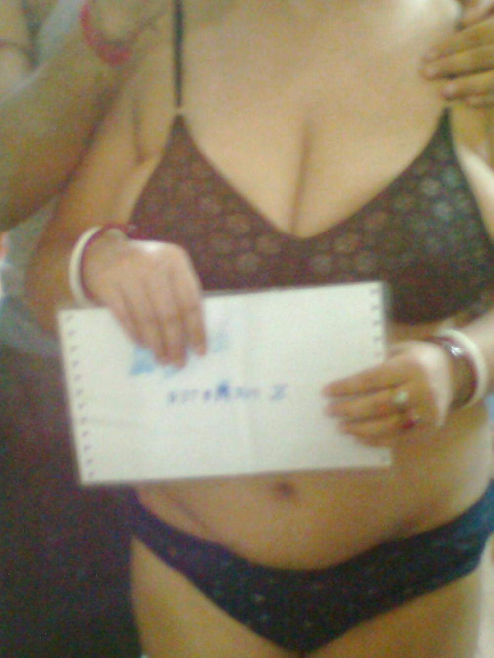 10P Indian housewife exposeing for comments