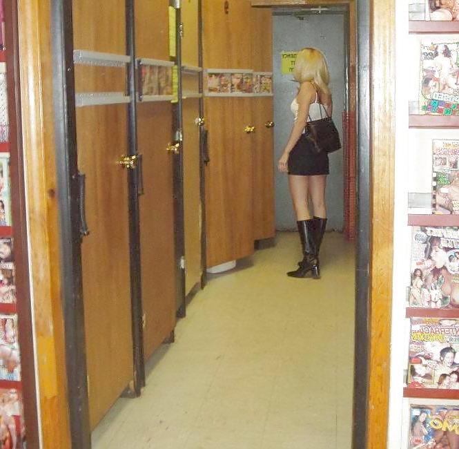 25P PORNO SHOP MOMS #1