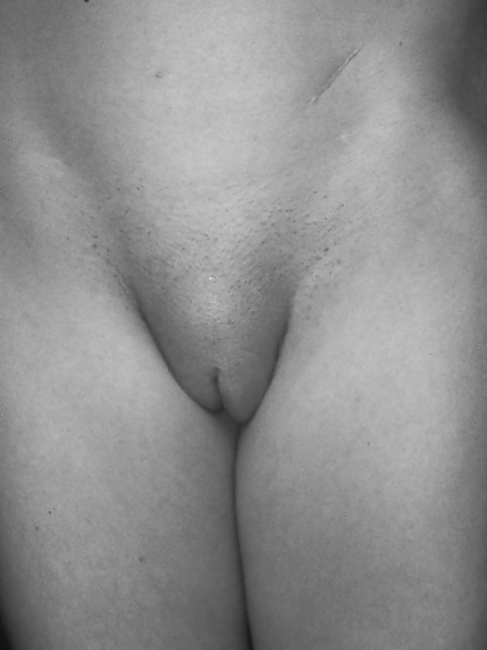 25P Black and white pussy closeups