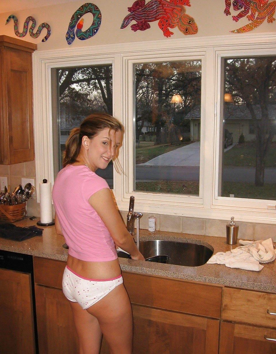 21P The Sexy Housewife 11