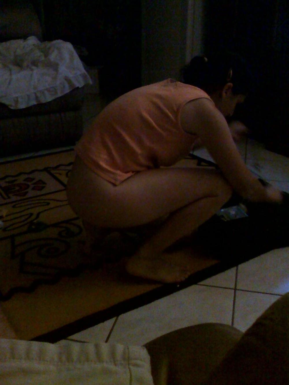 9P Tidying up in the House - Bottomless