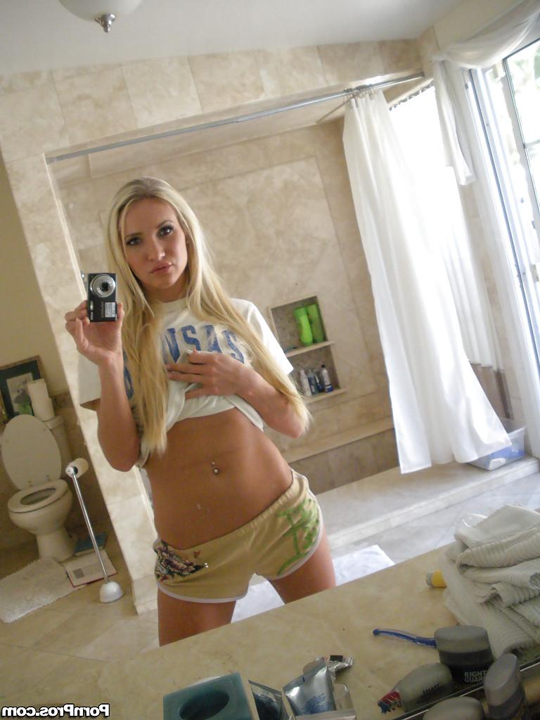 16P Amateur babe in tight shorts Addison Cain toying her cunt