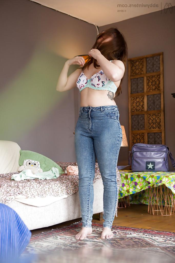 16P Hidden voyeur cam films chick with hairy cunt pulling jeans over bare ass