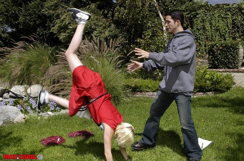 16P Nasty blonde cheerleader flashing her cooter at her audition