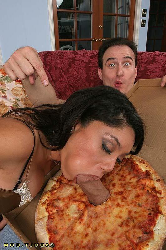 16P Stunning latina cougar has a fervent foursome with hung pizza-guys