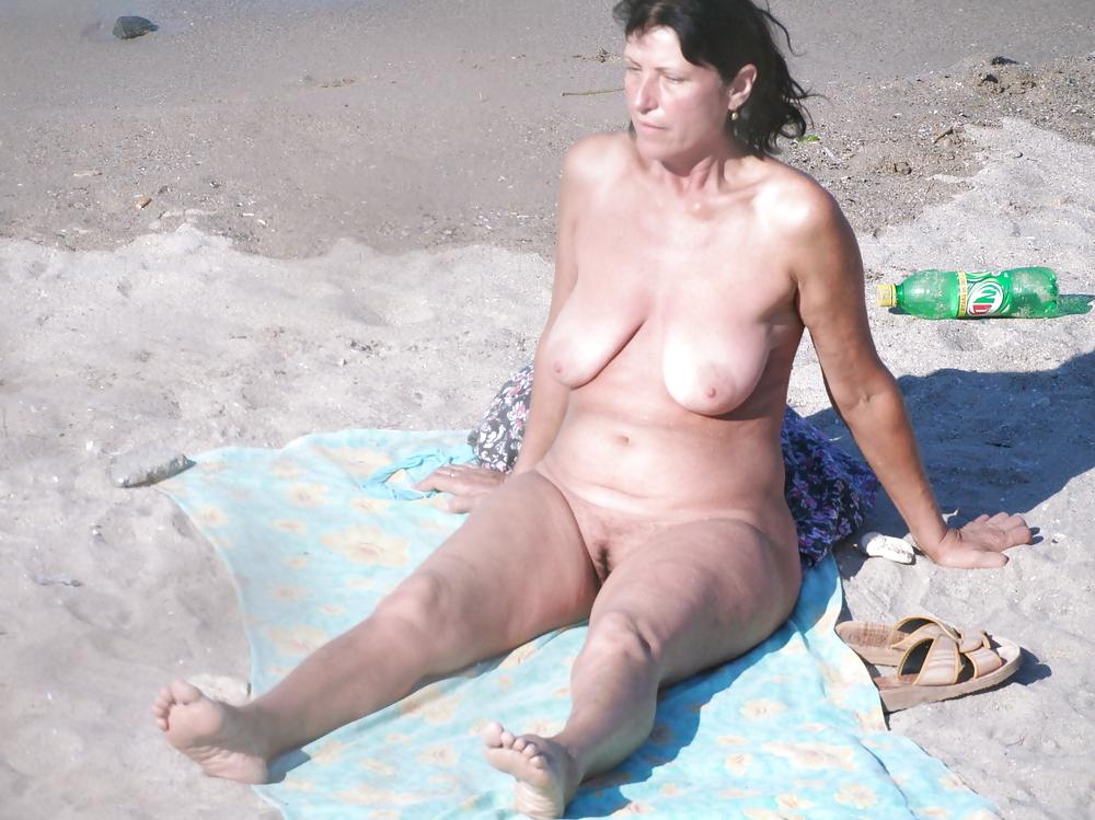 25P Housewife Nudism 21