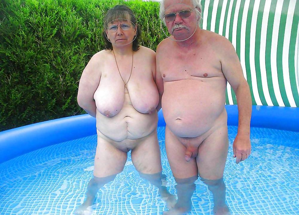 20P Naked couple 22.