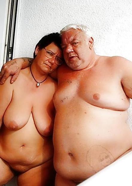20P Naked couple 22.