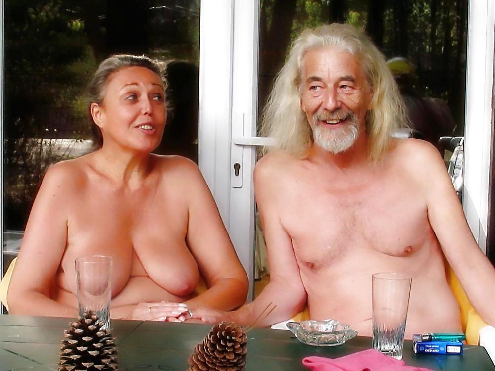 20P Naked couple 22.