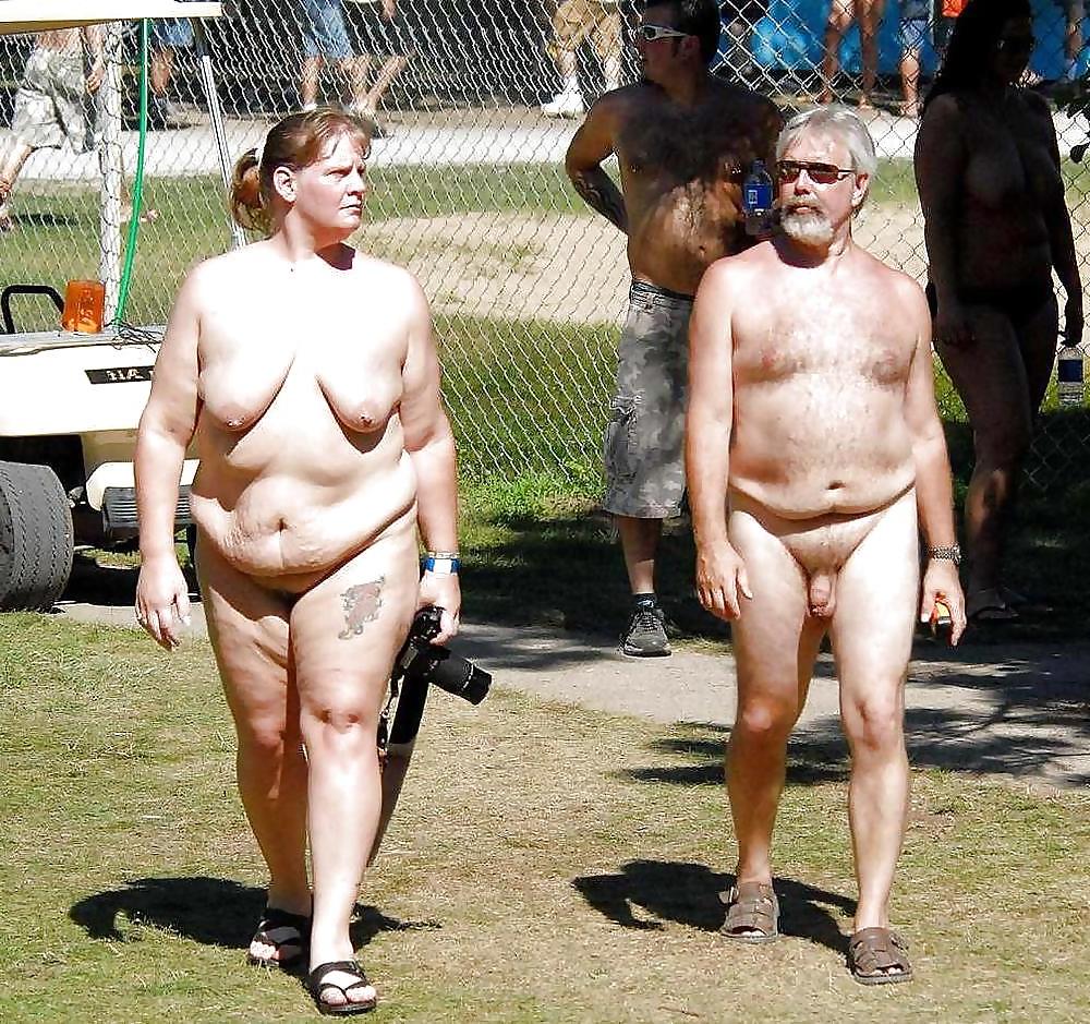 20P Naked couple 22.