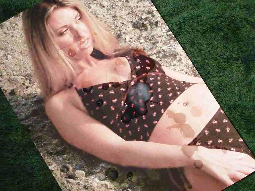 25P Cum over these pix of my ex girlfriend 
