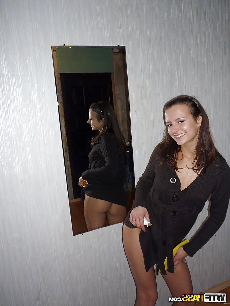 16P Foxy brunette amateur revealing her tiny titties and neat fanny