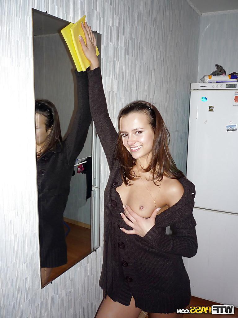 16P Foxy brunette amateur revealing her tiny titties and neat fanny