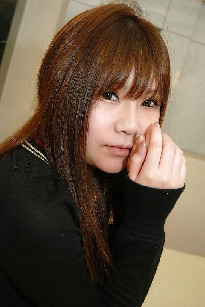 16P Shy teenage asian babe Mutsumi Kashiwagi uncovering her seductive curves