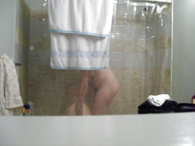 8P Wife in shower, nude