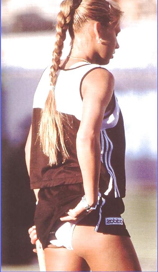 25P Who wins tennis upskirts contest?