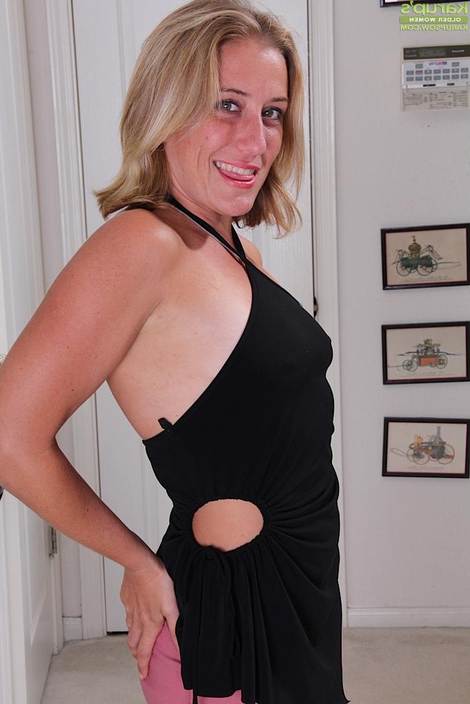 16P Over 30 MILF Sky tugging on erect nips for up close photos