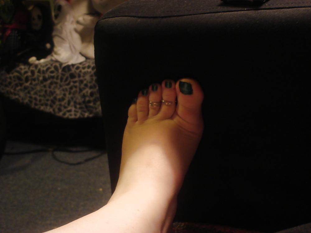 12P EX. GF feet