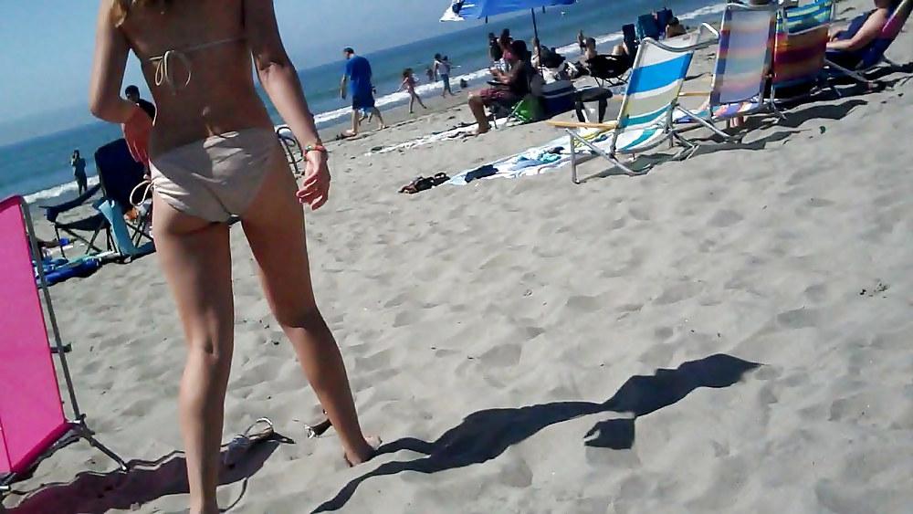 25P Beach butts & ass look fine today