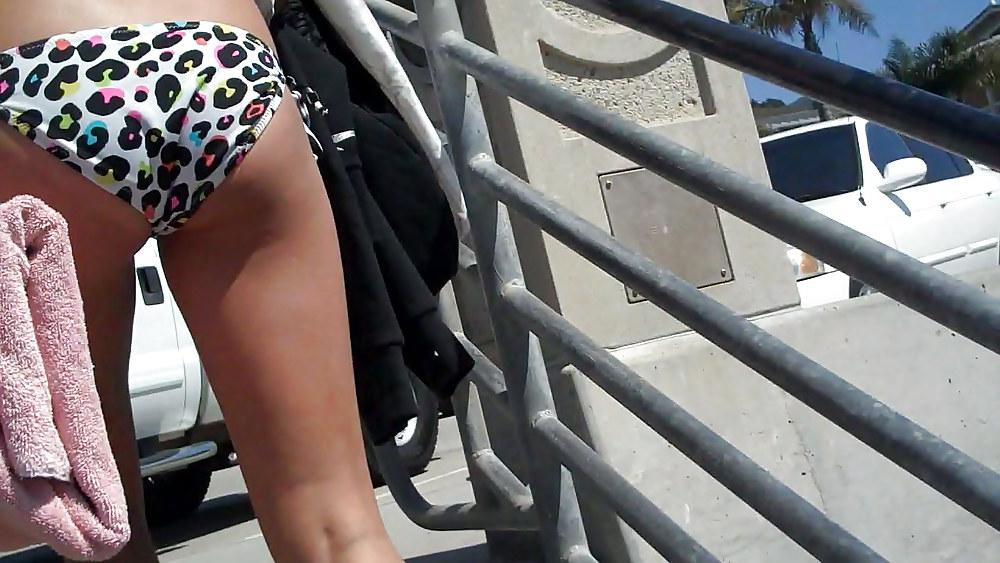 25P Beach butts & ass look fine today