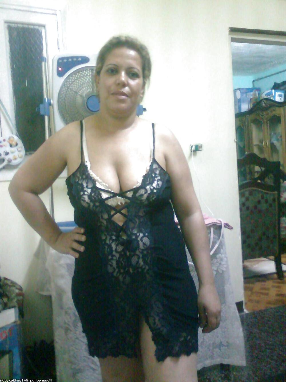 25P OVER 40 OLD ARAB MILF