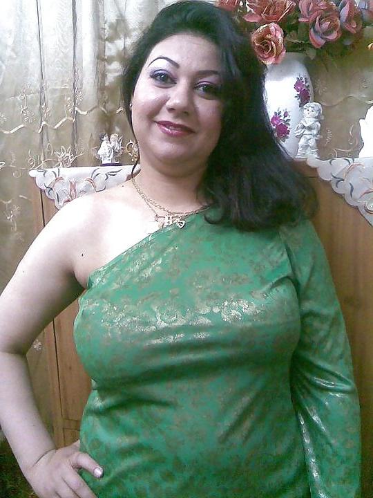 25P OVER 40 OLD ARAB MILF