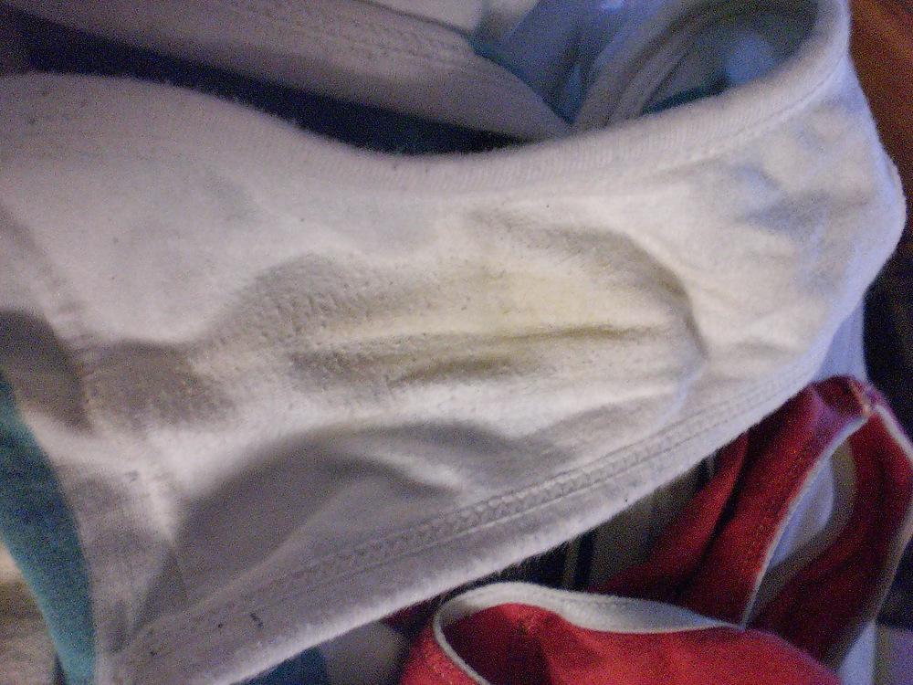 5P More of her pussy marks