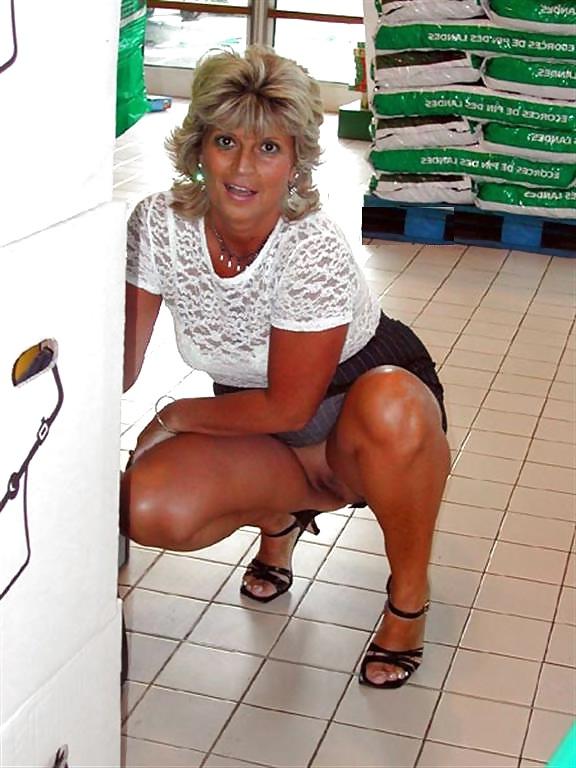 25P Housewife Sluts 119