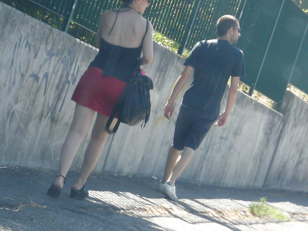11P Roma upskirt
