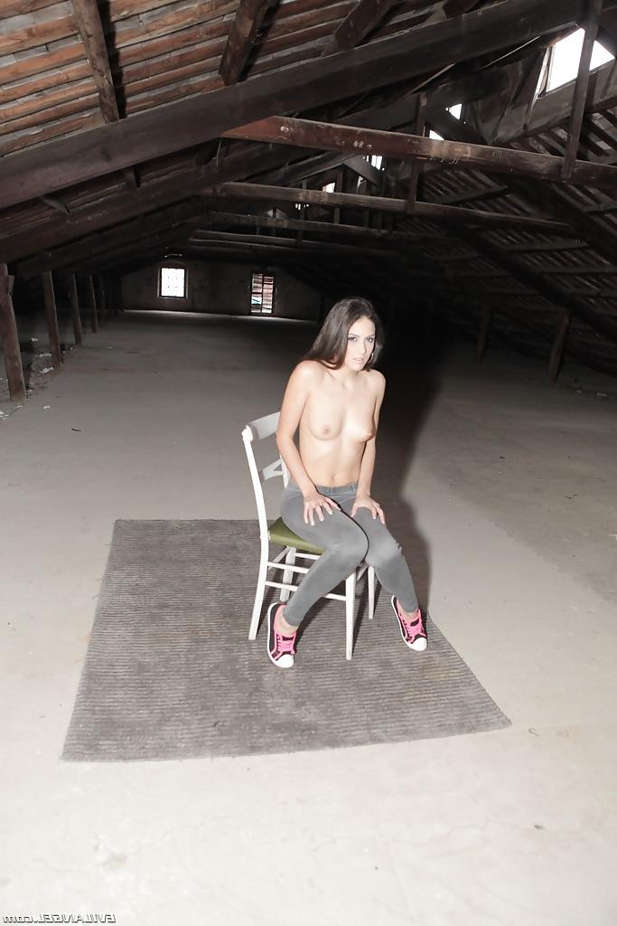 16P Brunette Euro babe Carolina Abril shedding yoga pants to pose for nude pics