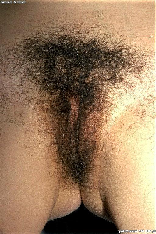 16P Amateur slant-eyed model Amanda shows hair all over her naked body