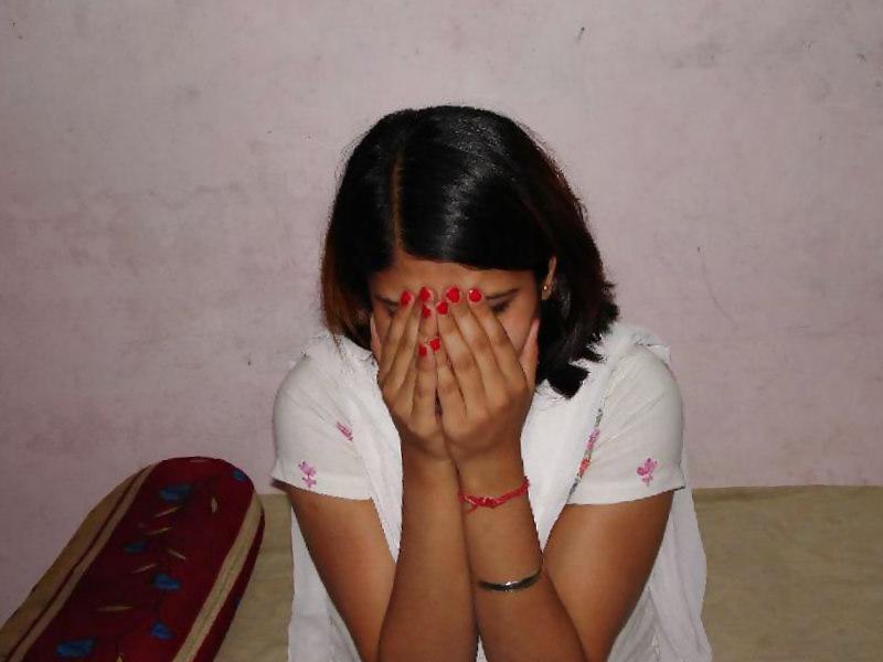 25P Desi GF in hotel