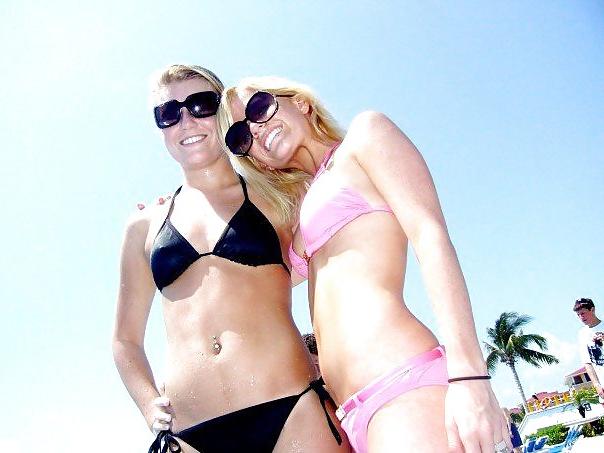 25P Bikini+Camel Toe+Tits= Erotica 3 By twistedworlds