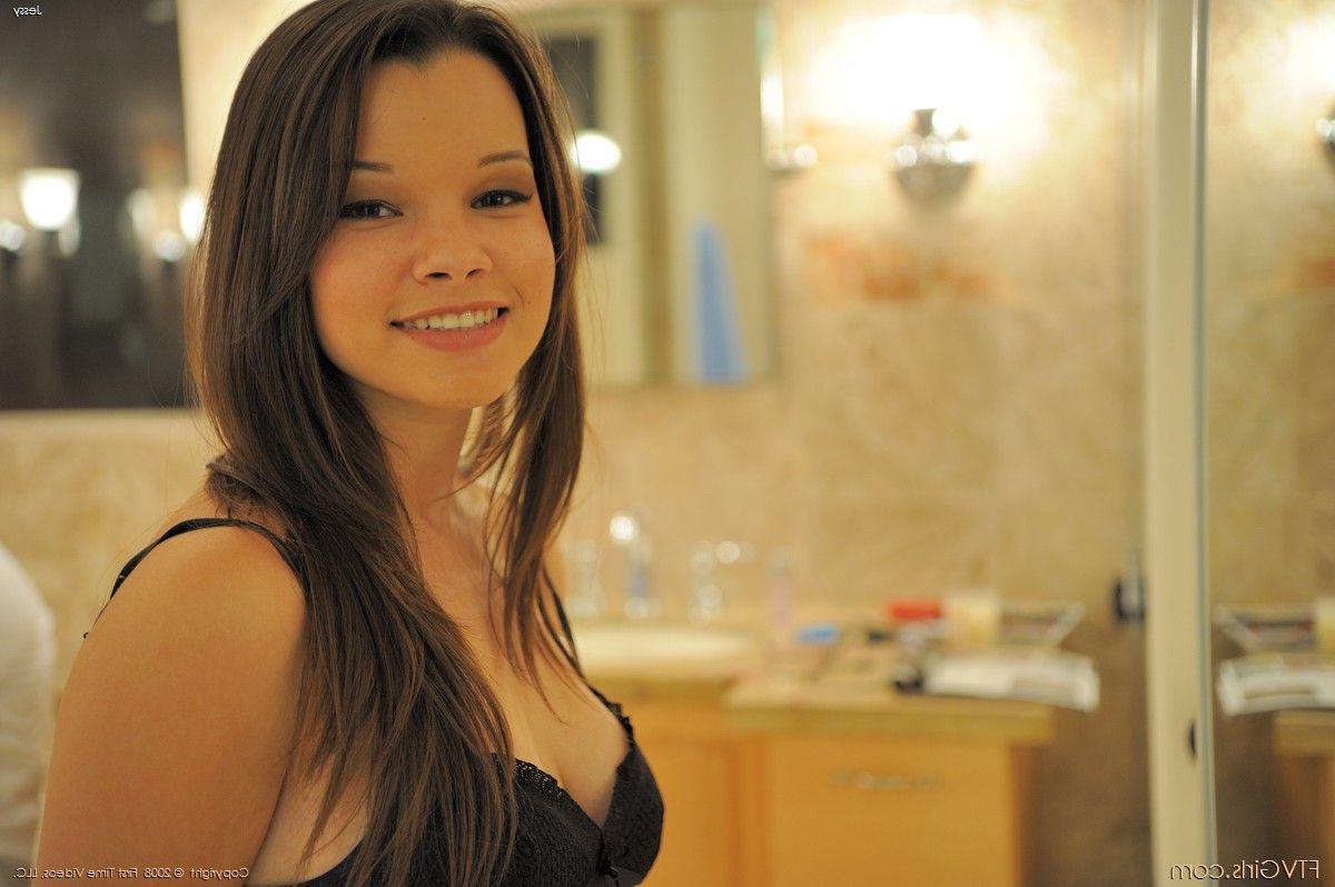 20P Pictures of Jess showing how hot she is