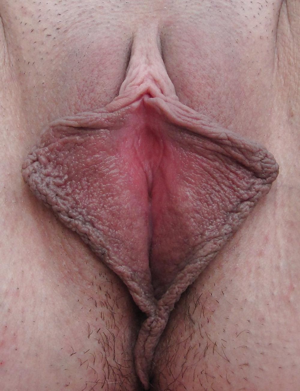 25P Extrem grosse Schamlippen 2