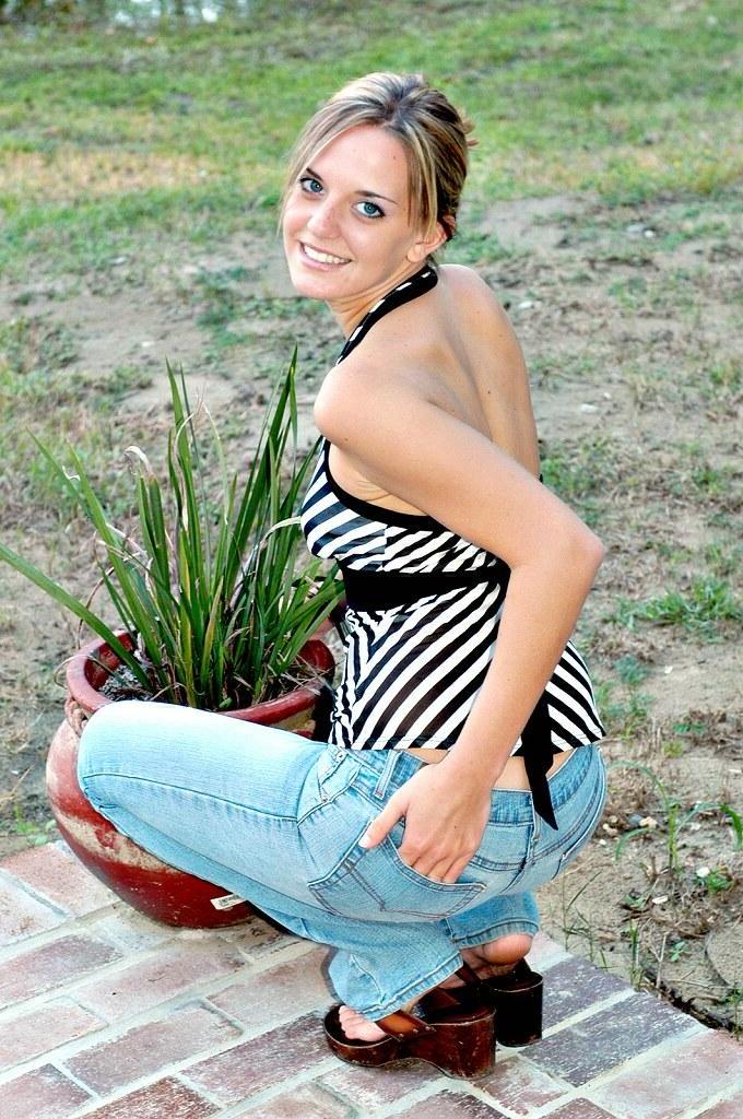 16P Ashley gets naked and bends over outside