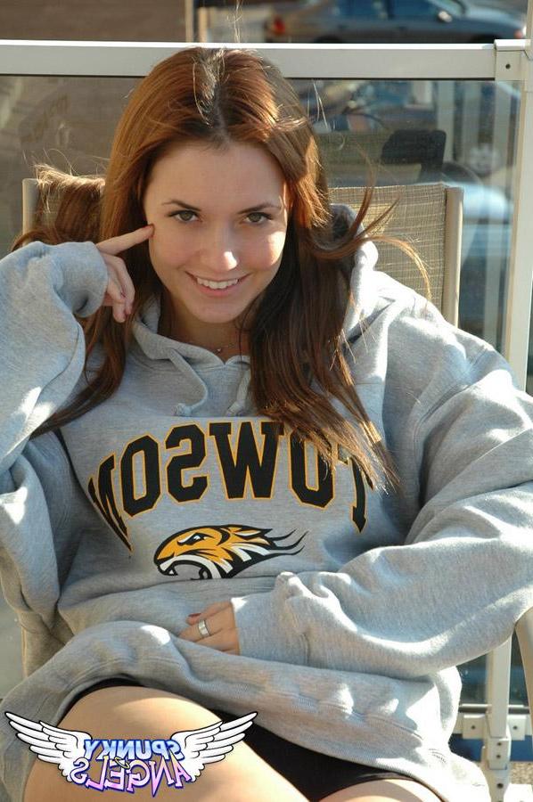 20P Pictures of a hot teen in a sweater