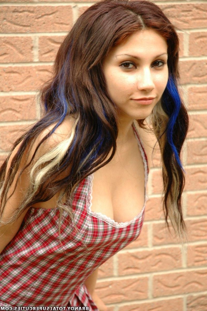 20P Pictures of a hot teen in stockings getting naked