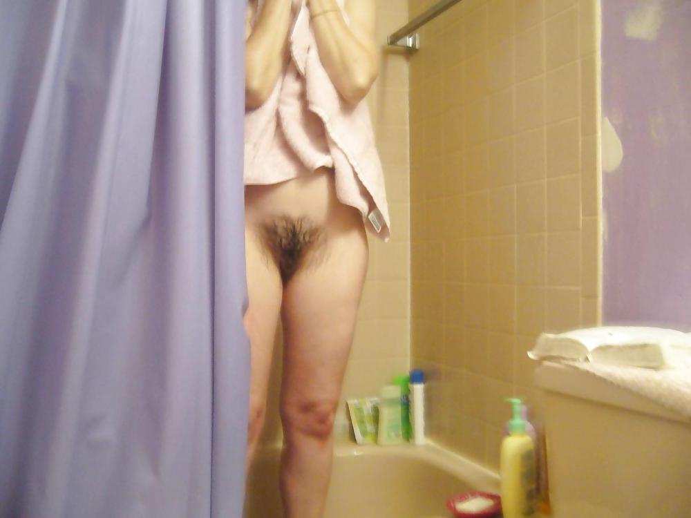 7P Hidden Cam Wife in Shower